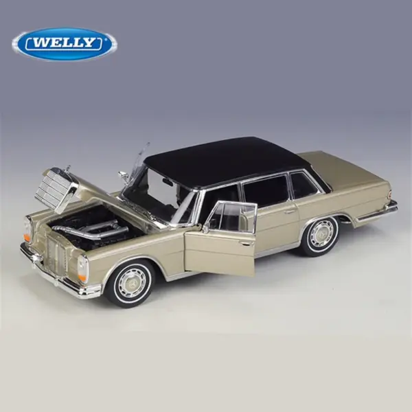1:24 Mercedes Benz 600 Diecast Model Car - Image 3