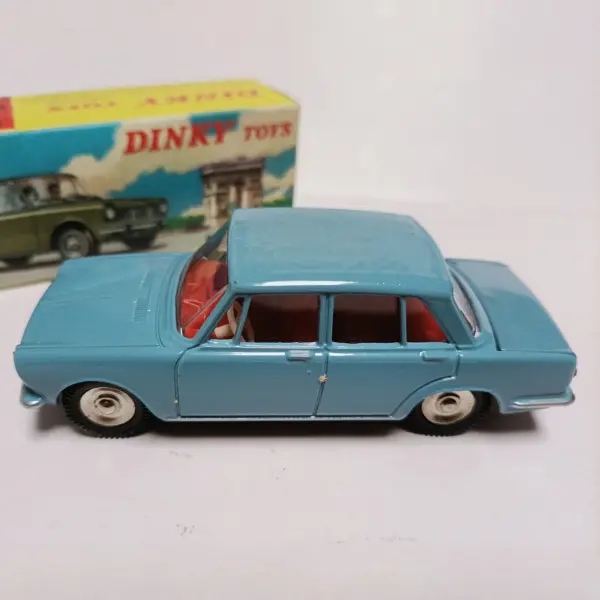 Blue Renault Simca 1000 1:43 Diecast Model - Image 4