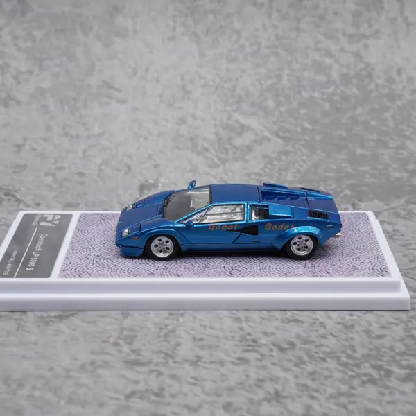 Diecast 1:64 Scale Lamborghini Countach Model - Image 3