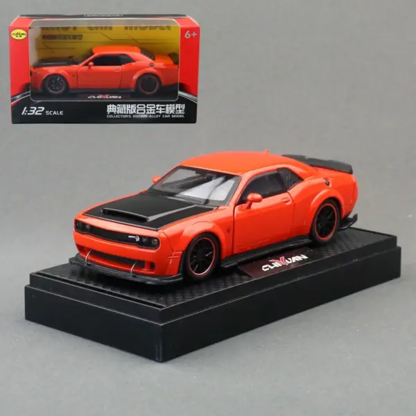 1:32 Dodge Challenger Hellcat Alloy Model Car - Image 12