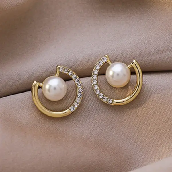 Asymmetrical Black Round Stud Earrings - Image 8