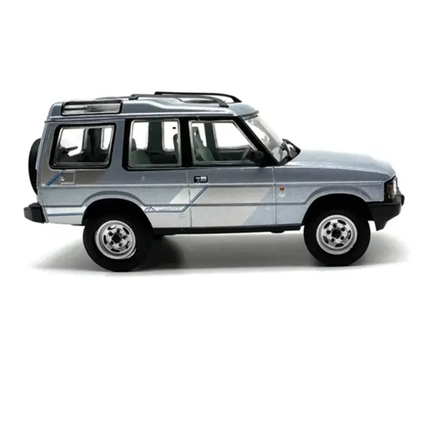 Diecast 1:43 Discovery 1 Off-Road Model - Image 4