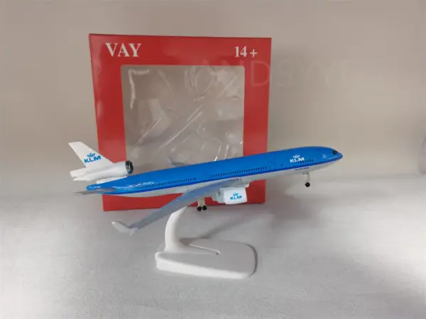 20cm KLM MD-11 Model Aircraft with Landing Gears - Image 3