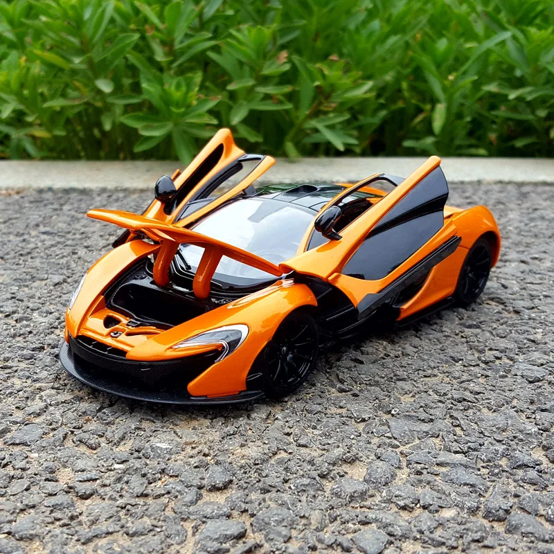1/24 Alloy Sports Car Model Diecast Collectible 8 1/24 Alloy Sports Car Model Diecast Collectible - Image 8