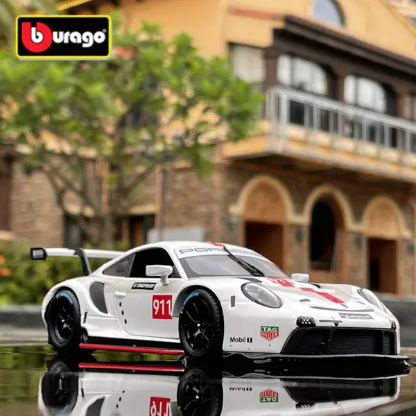 1:24 Porsche 911 RSR Alloy Diecast Model Car - Image 5