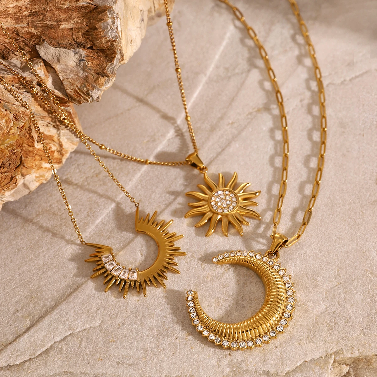 Trendy Moon Pendant Necklace for Women 3 Trendy Moon Pendant Necklace for Women - Image 3