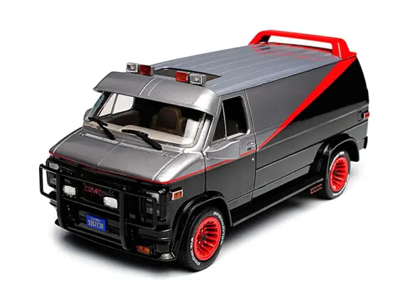 1/24 Scale 1983 Vandura Diecast Car Model - Image 4