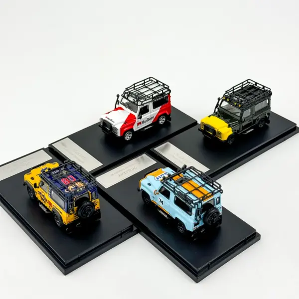 Master 1:64 Diecast Land Rover Defender 90 - Image 5