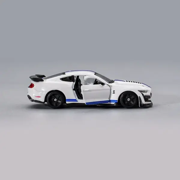 Bburago 1:64 Lamborghini Ferrari Diecast Model - Image 5