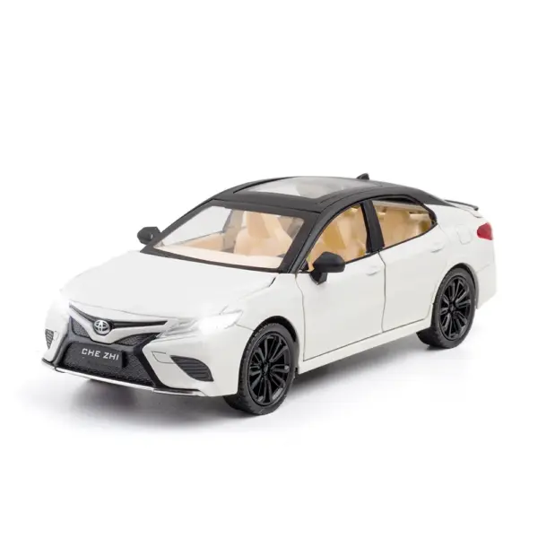 1:24 Scale Camry Model Car with Sound and Light - Image 9