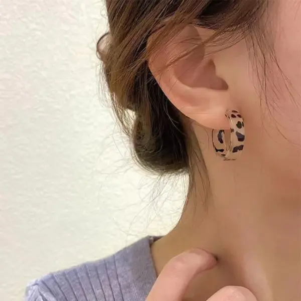 Trendy Acrylic Hoop Earrings for Women - Image 3