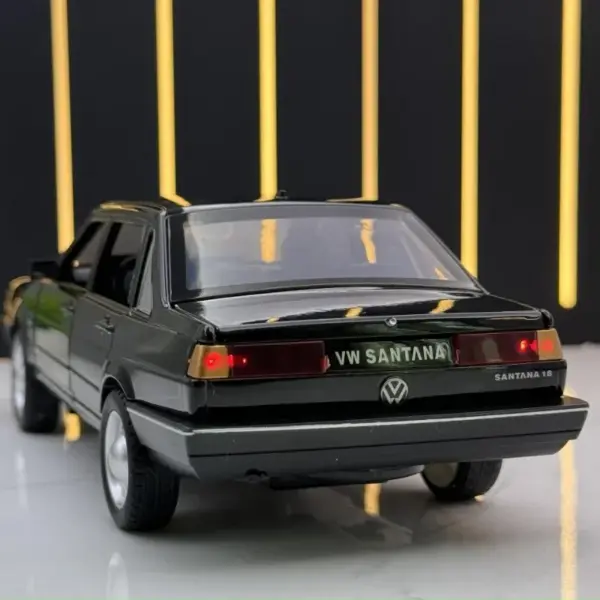 VW Santana Retro Diecast Car Model 1:24 - Image 2