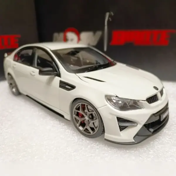 Diecast 1:18 Holden HSV GTSR White Model - Image 4