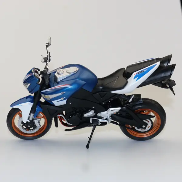 1/12 Scale Suzuki B-King Diecast Motorcycle - Image 3
