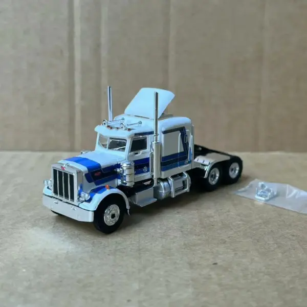 1:87 Scale HO Peterbilt 359 Truck Model - Image 6