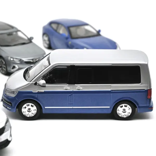 Volkswagen Multivan T6 2017 Alloy Model Car - Image 4