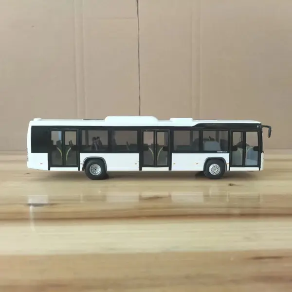 Die-cast 1:50 Scale Bus Model with Flaws - Image 3