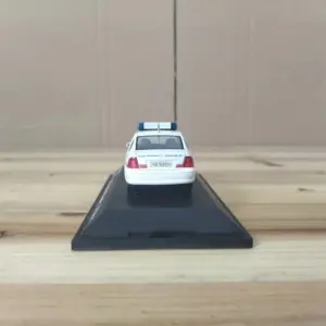 Die-cast Opel Vectra Palud 101 Police Model 10 Sb607e7ec84da43fc9f12751cea097f9aD