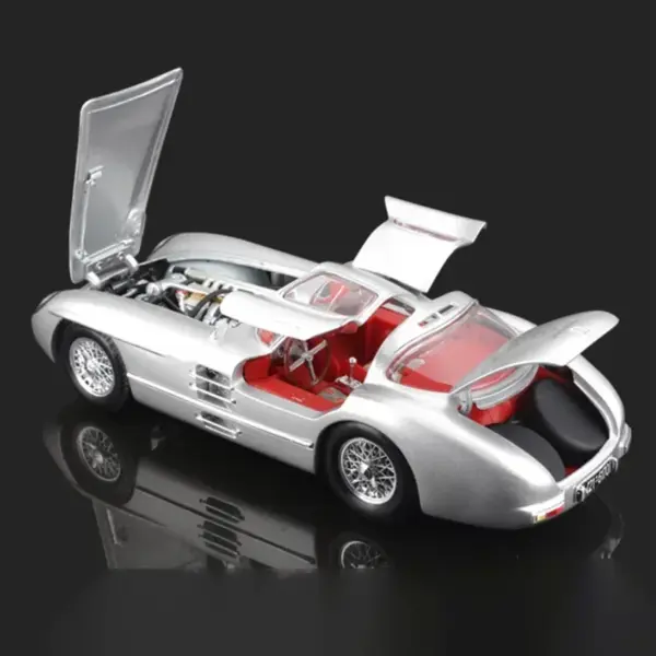 Maisto 1:18 Mercedes-Benz 300 SLR Vintage Diecast Model - Image 5