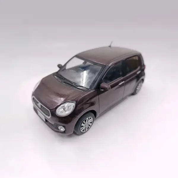 1:30 Scale Passo Alloy Hatchback Model Car - Image 8