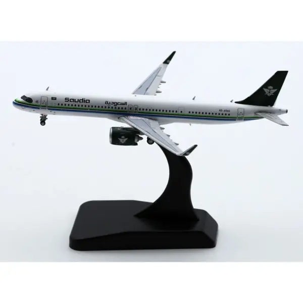 XX40188 Saudi Arabian Airlines Airbus A321 Diecast Model - Image 2
