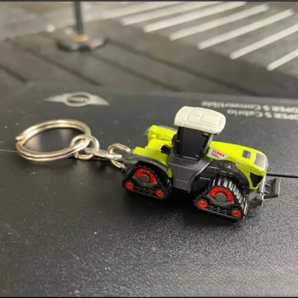 Metal Farm Tool Tractor Keychain Model 8900 - Image 4