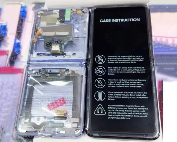 Samsung Z Flip F700 AMOLED LCD Assembly