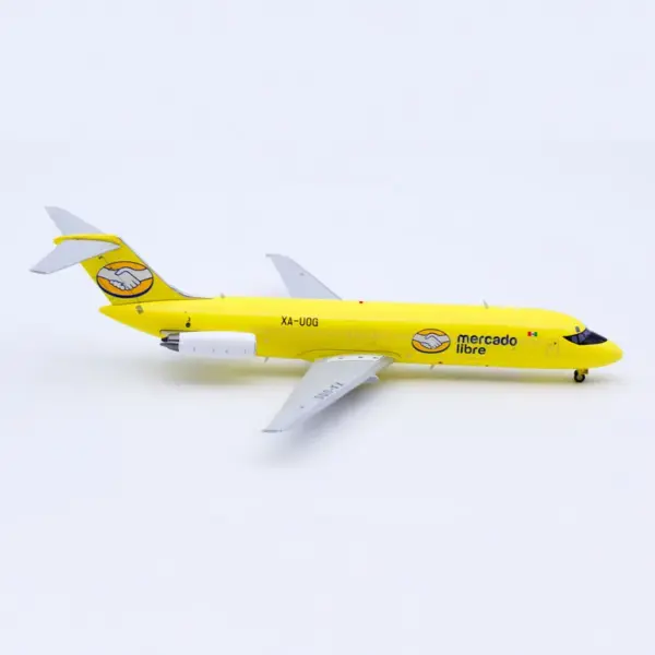 Limited Edition DC-9 Model Aircraft 1:200 Scale - Image 6