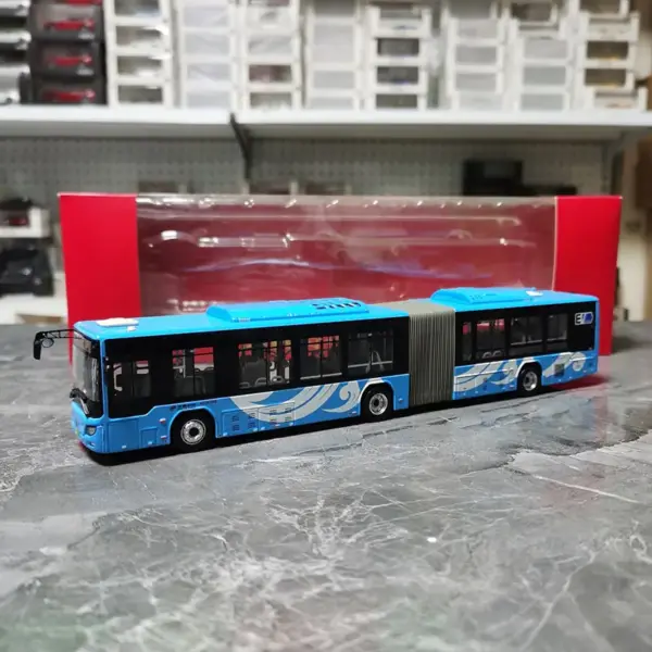 1:64 Scale Diecast BJ6160 Bus Model - Image 4