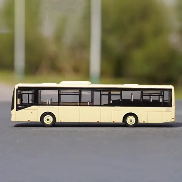 1:87 Scale CROSSWAY URBANWAY Bus Model - Image 4