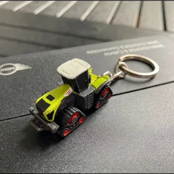 Metal Farm Tool Tractor Keychain Model 8900 - Image 3