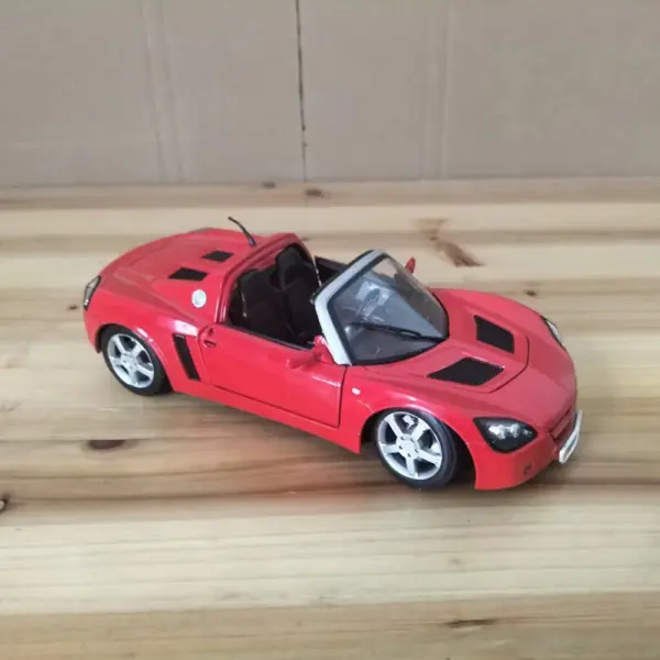 1:18 Scale Defective Opel Speedster Model Car - Image 8
