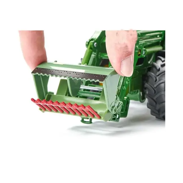 1:32 Scale Front End Loader Accessory Set - Image 3