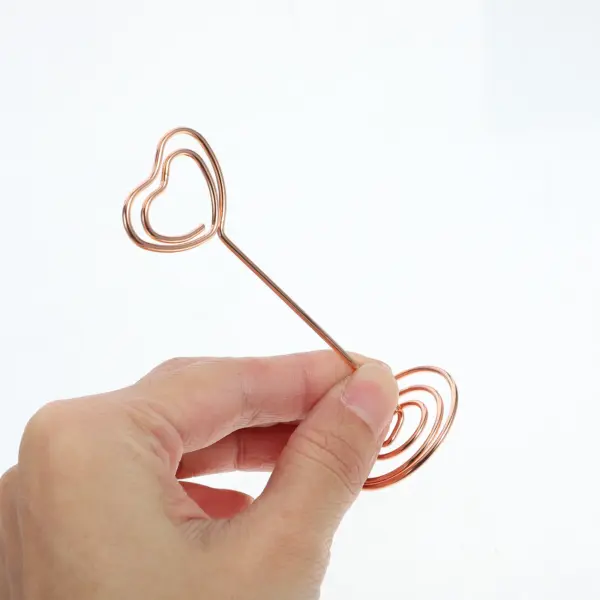 24 Pcs Heart-Shaped Photo & Menu Holders - Image 3