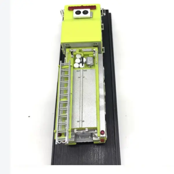 1:64 Scale Pierce Quantum Fire Truck Model - Image 3