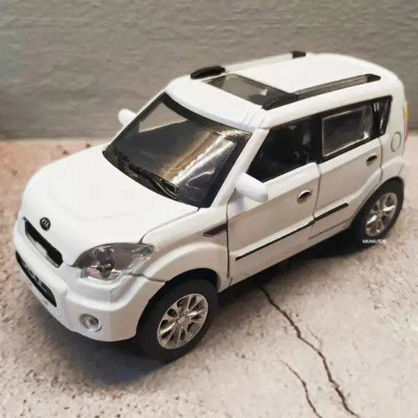1:32 KIA Soul Alloy Diecast Model Car - Image 7