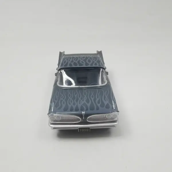 Pontiac Bonneville 1959 Die-Cast Car Model - Image 3