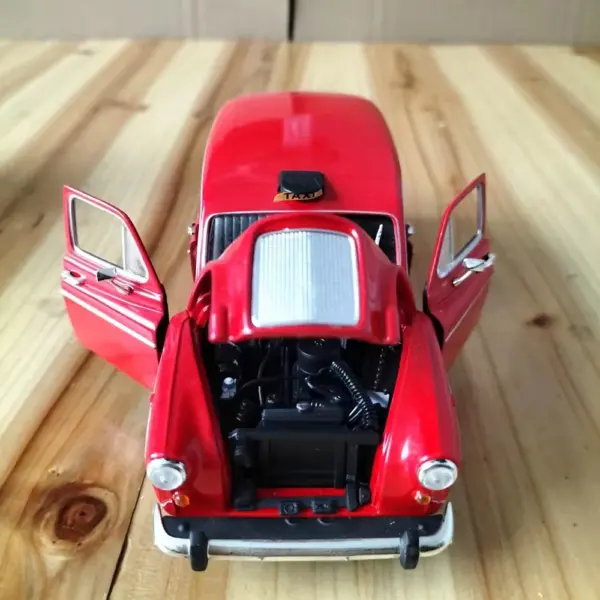 Defective 1:24 London Austin FX4 Taxi Model - Image 6