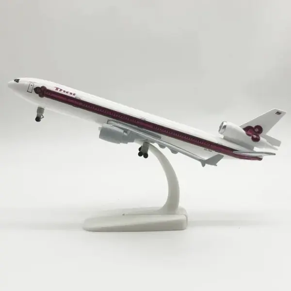 20cm KLM MD-11 Model Aircraft with Landing Gears - Image 10