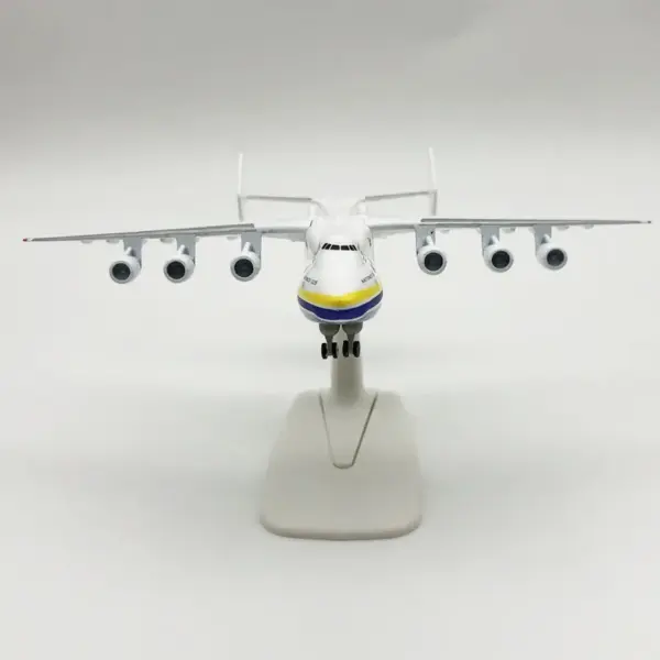 Antonov AN225 Diecast Metal Model Plane 1:200 - Image 4