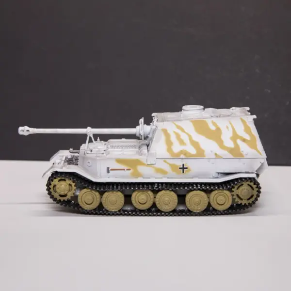 1:72 Scale Jagdpanzer TIGER/P Model Tank - Image 2