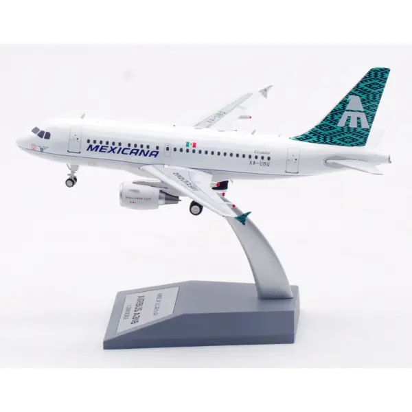 Mexicana Airbus A318 Scale Model 1:200 - Image 2