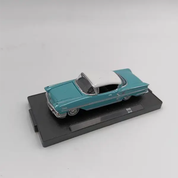 1:64 Scale 1958-1964 Chevrolet Impala SS Model - Image 5