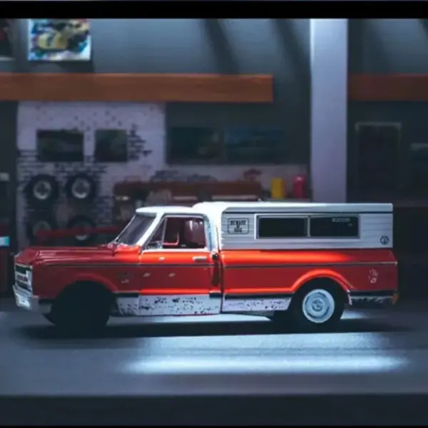 1:64 Scale Classic Red Farmtruck Model - Image 4
