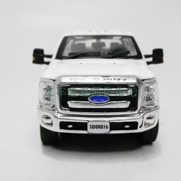 1:64 Scale Ford F-250 Pickup Alloy Model - Image 4