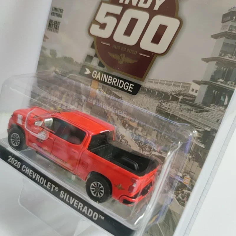 2020 Chevrolet Silverado 1/64 Diecast Model 3 2020 Chevrolet Silverado 1/64 Diecast Model - Image 3