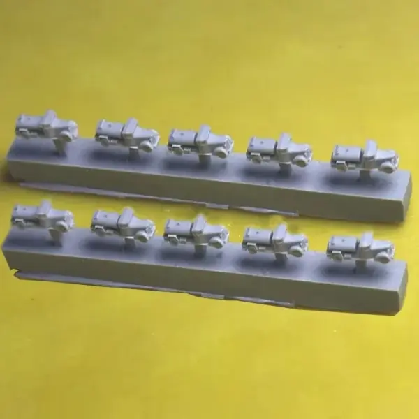 10PCS 1/700 Military Resin Oil Tank Trucks - Image 8