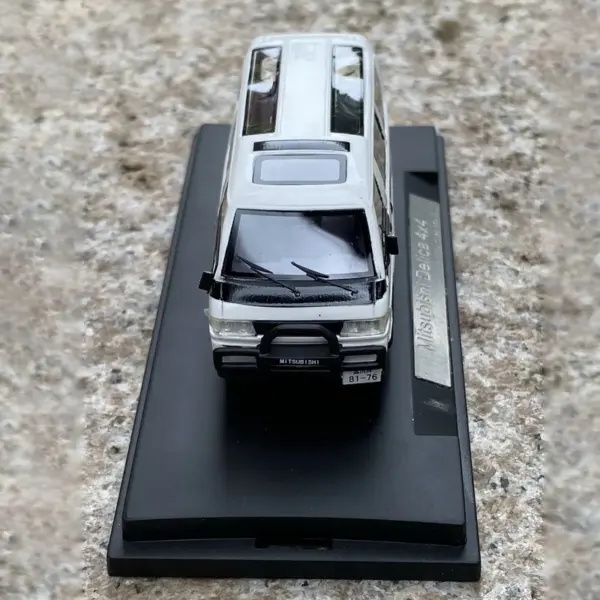 1:64 Scale White Delica Van Diecast Model - Image 4