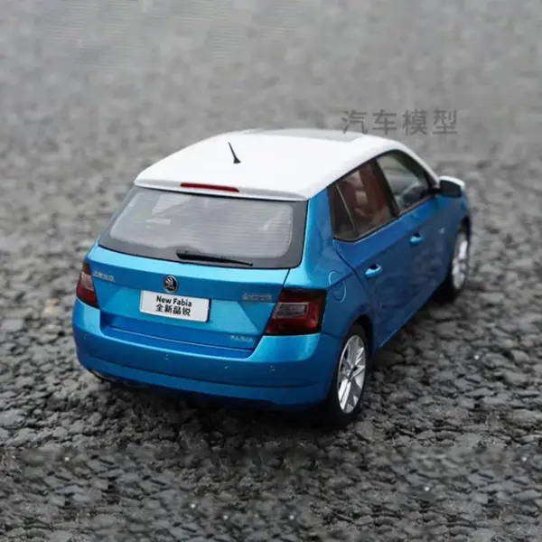 2016 Skoda NEW Fabia Diecast Model 1:18 Scale - Image 4