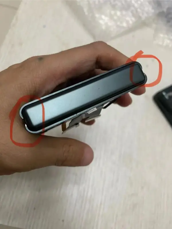 Motorola Razr 40 XT2323 LCD Touch Screen Assembly - Image 5